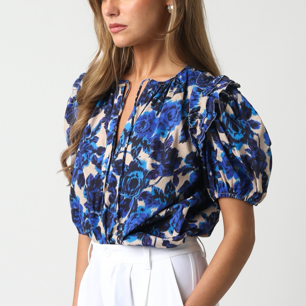 NWT Olivaceous Floral Print Top